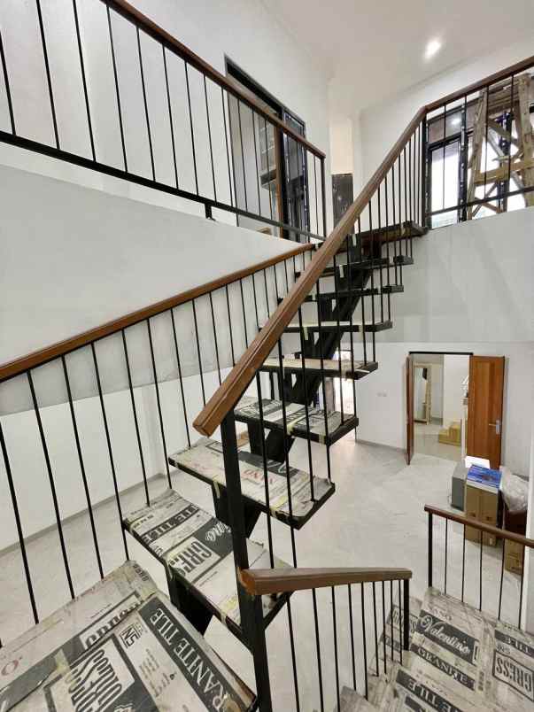 dijual rumah cicayur