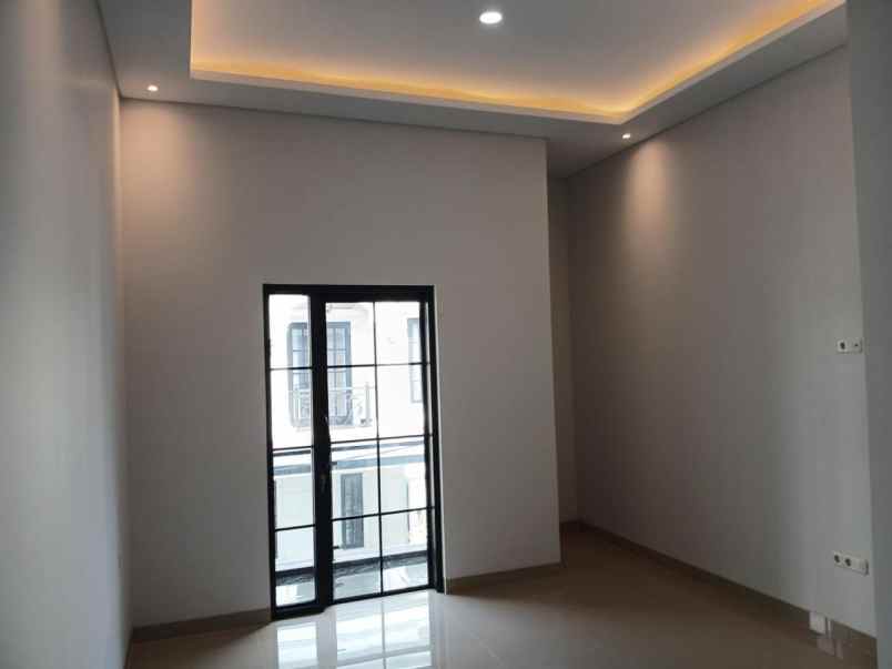 dijual rumah ciganjur