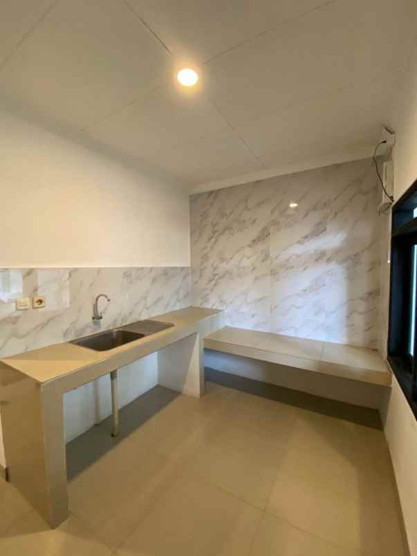 dijual rumah ciledug