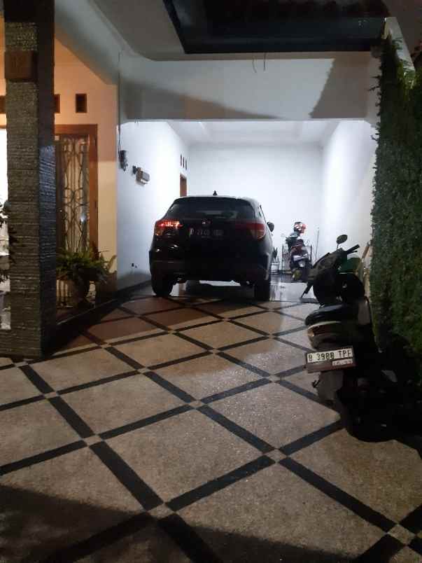 dijual rumah cililitan