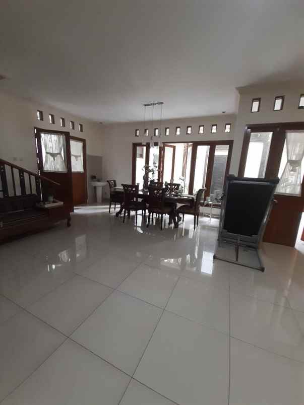 dijual rumah cililitan