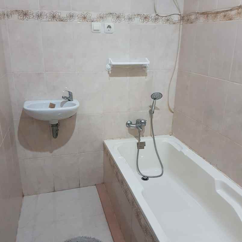 dijual rumah cipinang melayu makasar