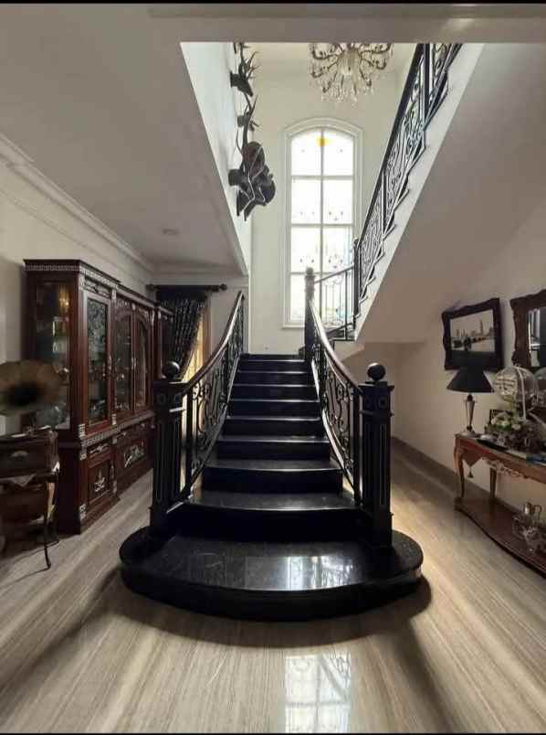 dijual rumah cireundeu