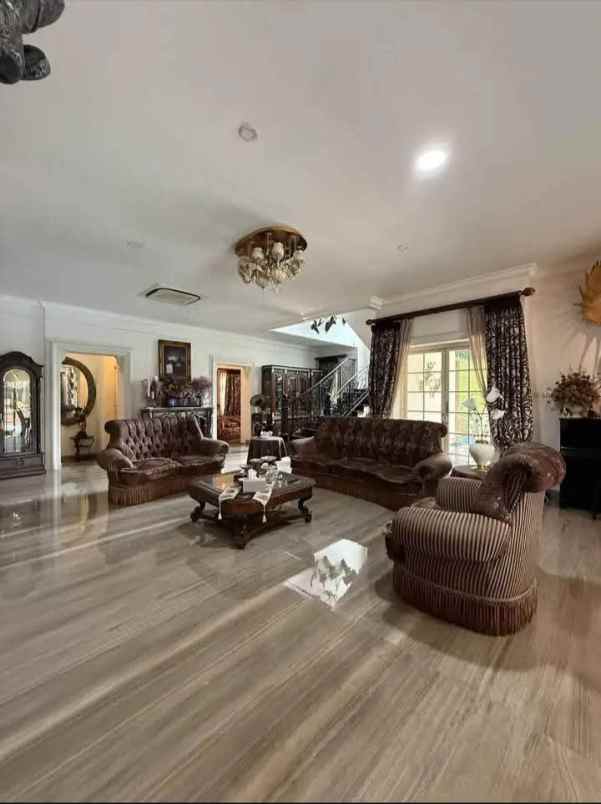 dijual rumah cireundeu