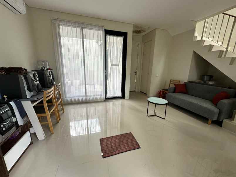 dijual rumah citraland northwest lake