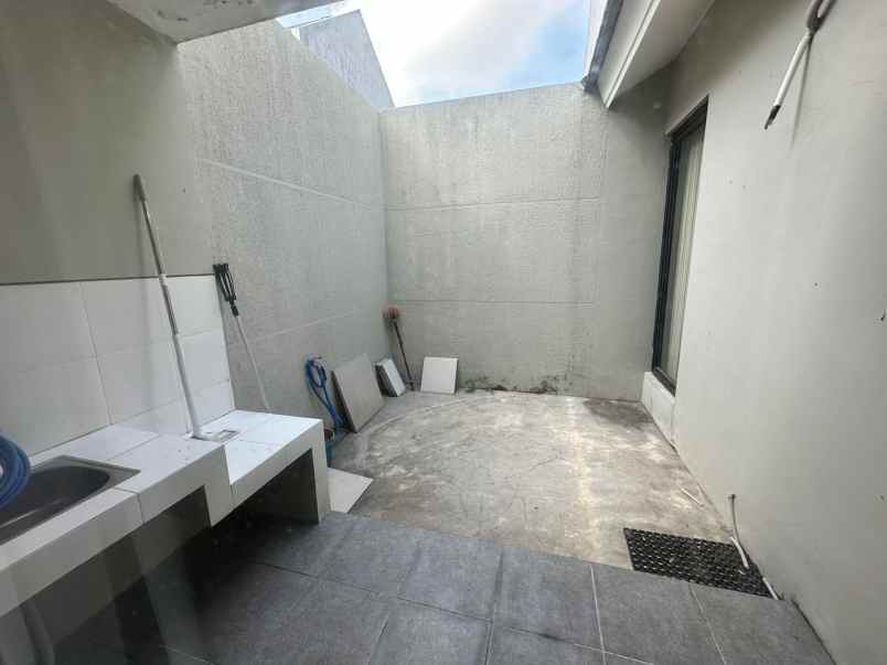 dijual rumah citraland northwest lake