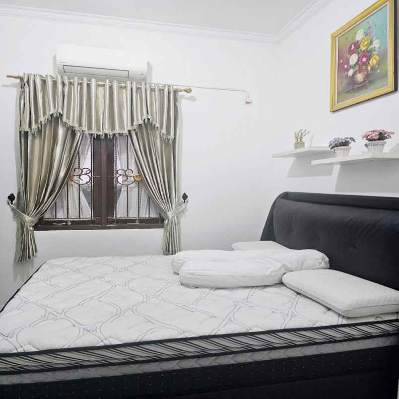 dijual rumah cluster cemara asri no 10