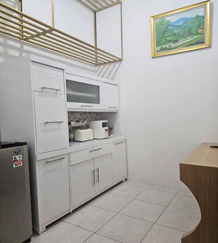 dijual rumah cluster cemara asri no 10