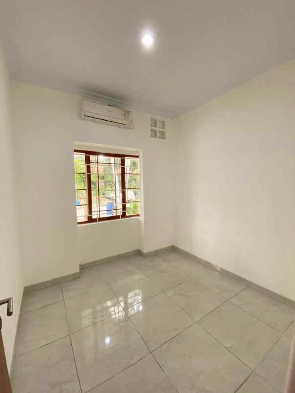 dijual rumah cluster garden terrace