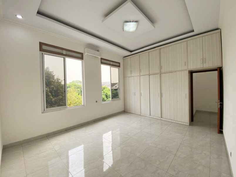 dijual rumah cluster garden terrace