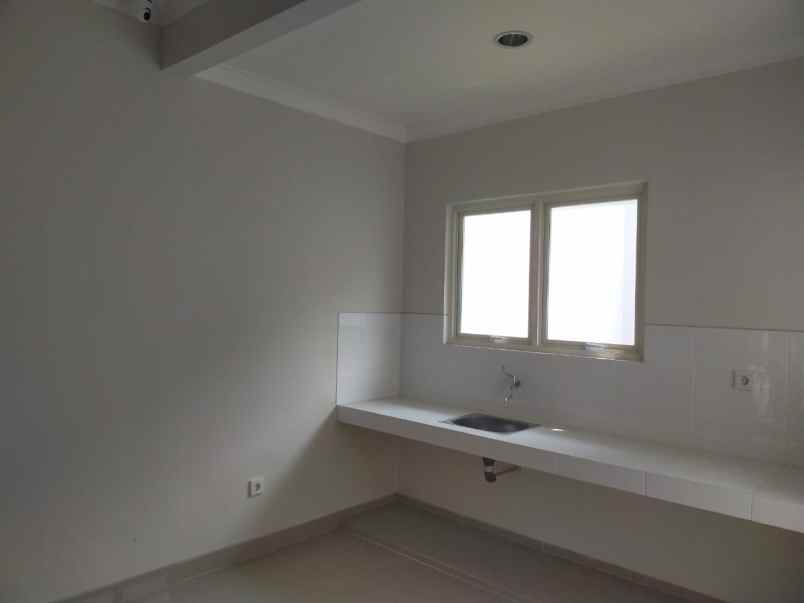 dijual rumah cluster lemonade grand