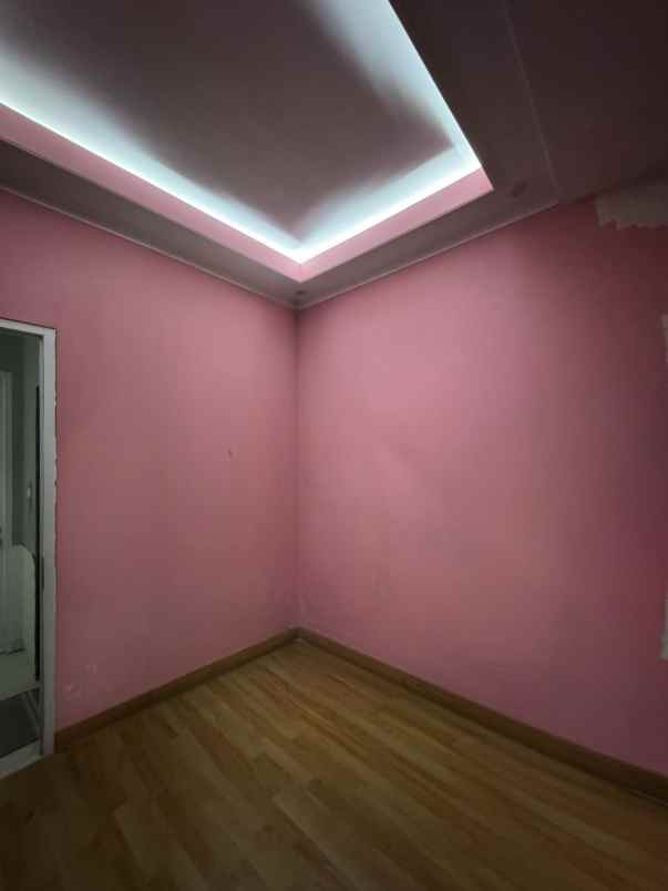 dijual rumah cluster metland transyogi