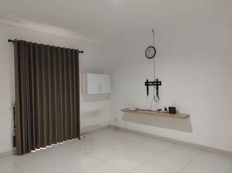 dijual rumah cluster palm spring jgc