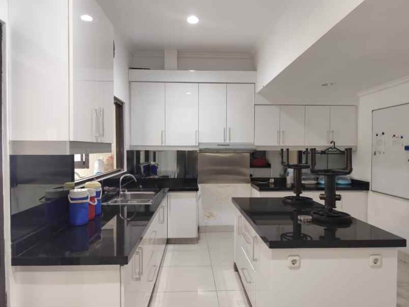 dijual rumah cluster palm spring jgc