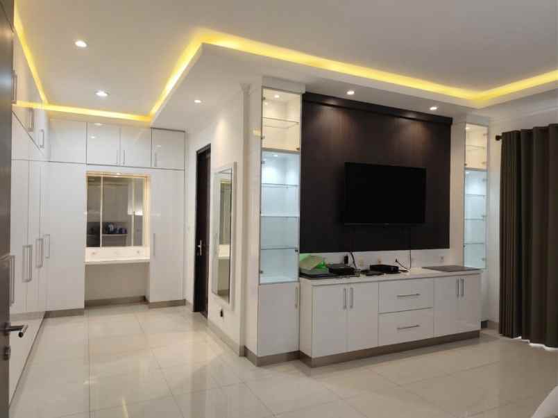 dijual rumah cluster palm spring jgc