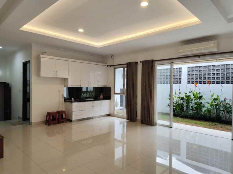 dijual rumah cluster palm spring jgc