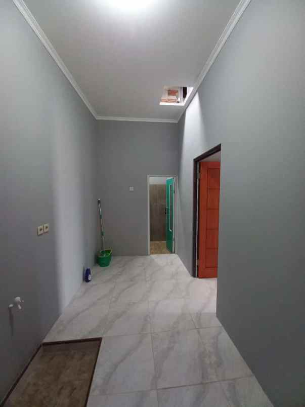 dijual rumah cluster semer city