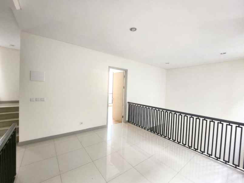 dijual rumah cluster sentarum asya jgc