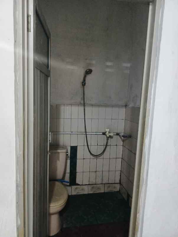 dijual rumah cocok untuk kost kostan di kota depok