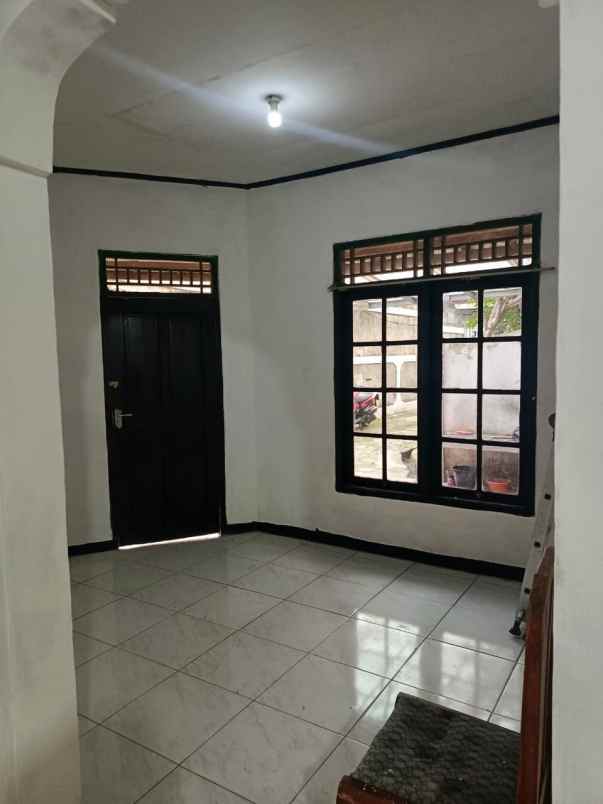 dijual rumah cocok untuk kost kostan di kota depok