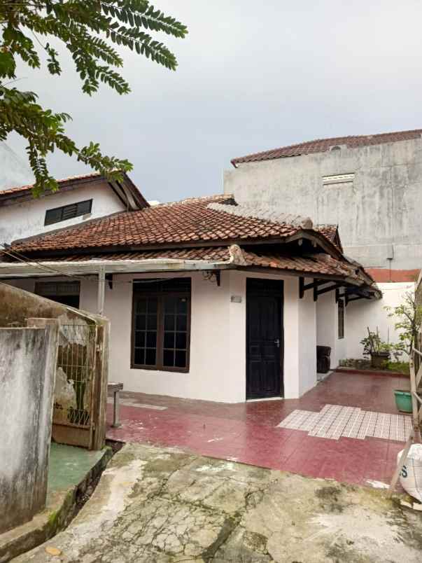 dijual rumah cocok untuk kost kostan di kota depok