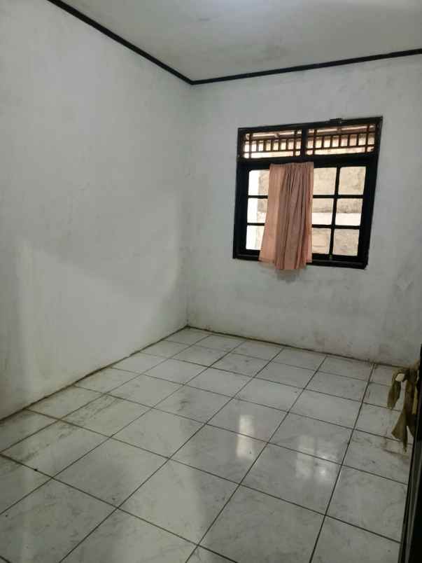 dijual rumah cocok untuk kost kostan di kota depok