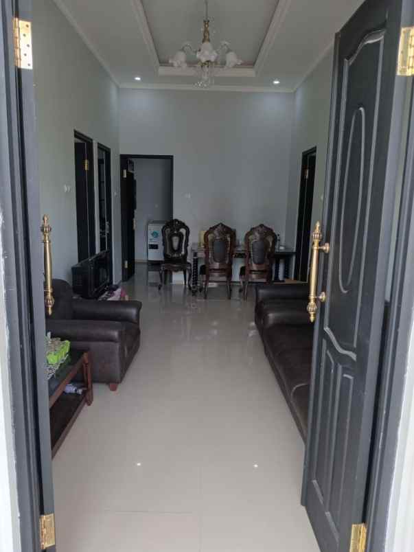 dijual rumah curug