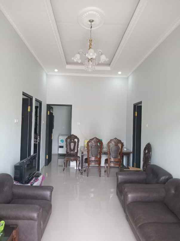 dijual rumah curug