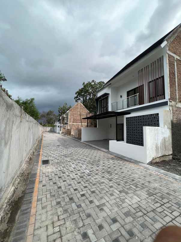 Rumah Mewah Murah 3 Lantai Siap Huni Dalam Cluster Dekat Ugm Jogja