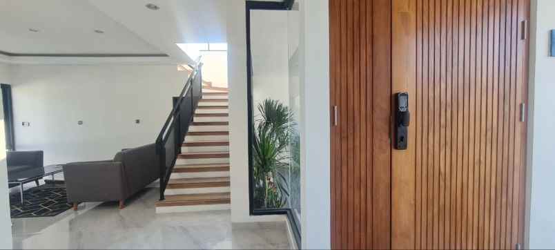 dijual rumah depok sleman