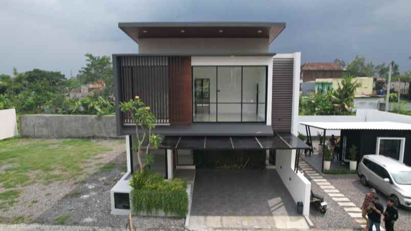 dijual rumah depok sleman