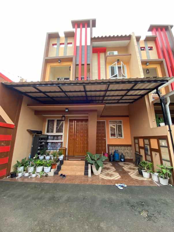 dijual rumah depok timur