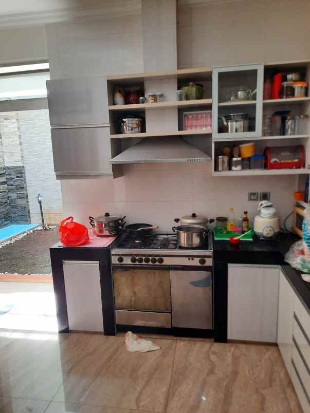 dijual rumah di agung permai sunter