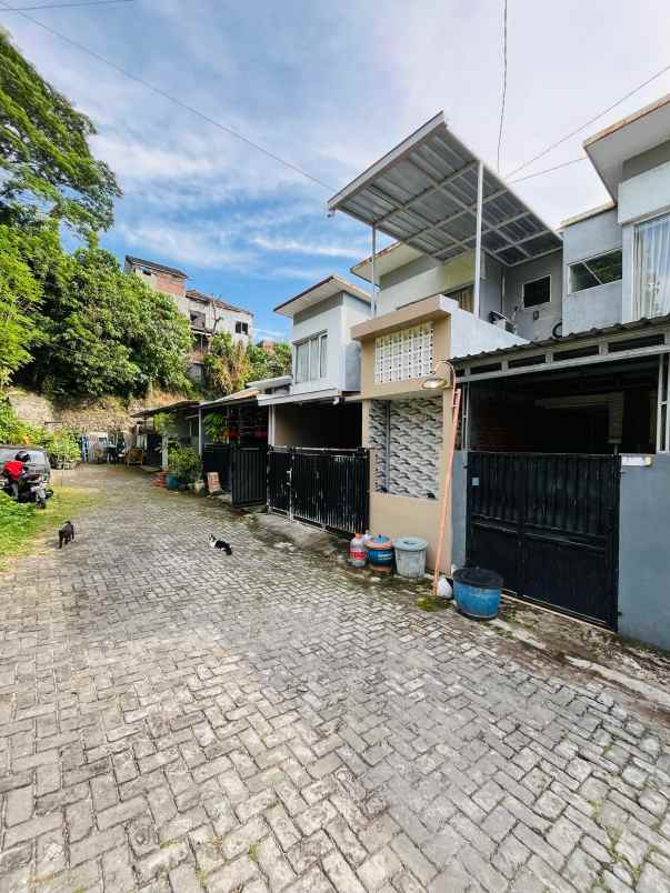 dijual rumah di flamboyan klipang semarang