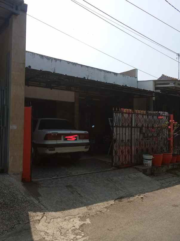 dijual rumah di gg tampomas perumnas cirebon