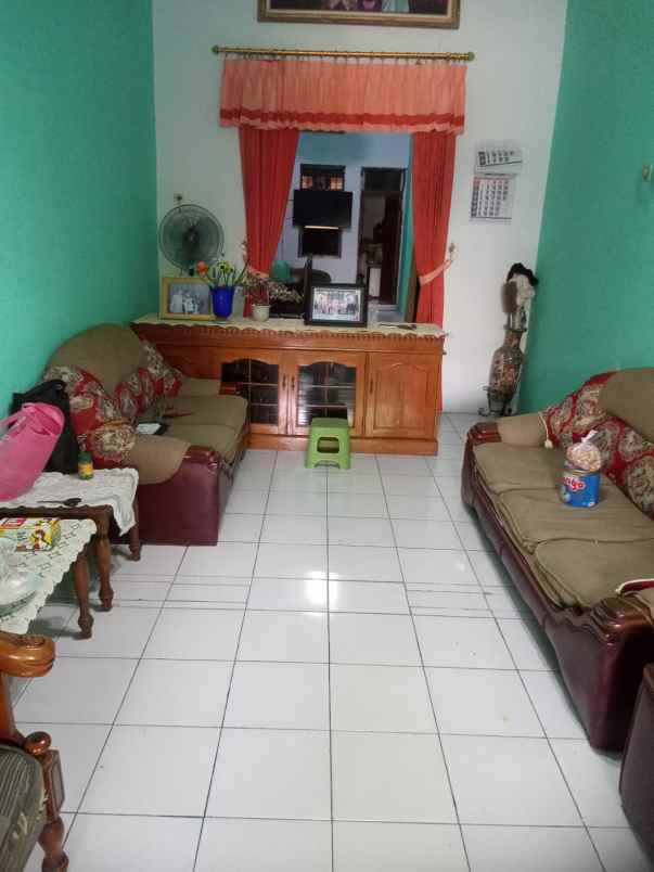 dijual rumah di gg tampomas perumnas cirebon