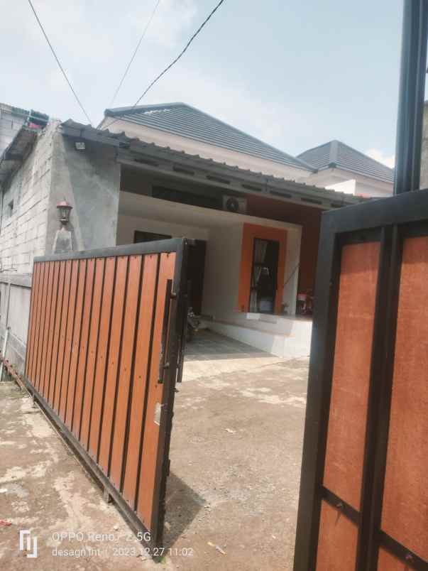 dijual rumah di jl kehakiman rt 5 5 sawangan bedahan