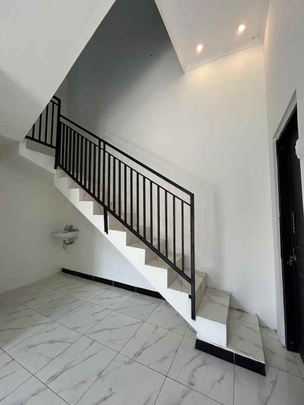 dijual rumah di lamper tengah semarang