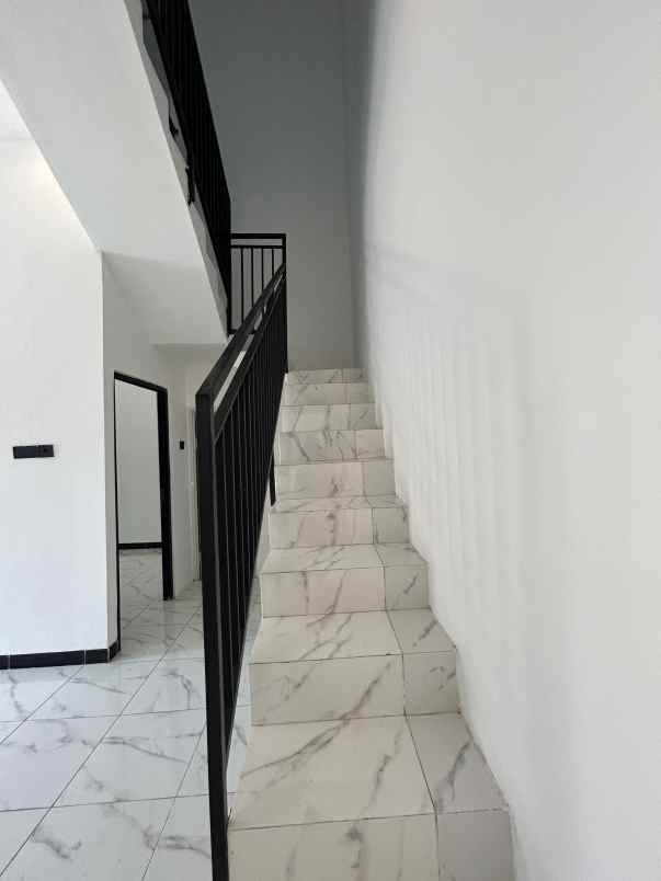 dijual rumah di lamper tengah semarang