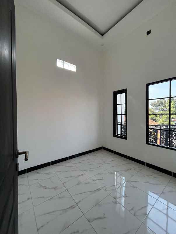 dijual rumah di lamper tengah semarang