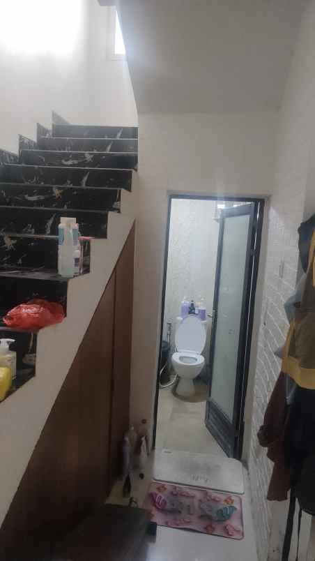 dijual rumah di villa kalijudan indah