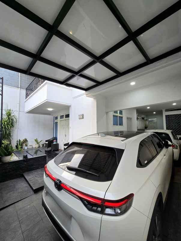 dijual rumah duren sawit