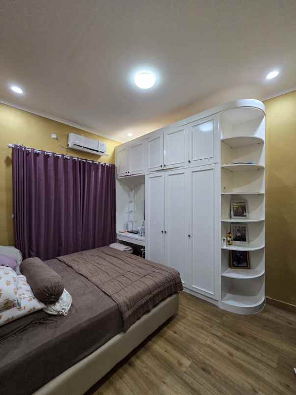 dijual rumah duren sawit