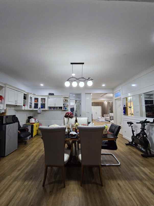 dijual rumah duren sawit