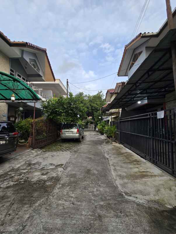 dijual rumah duren sawit