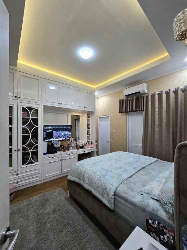 dijual rumah duren sawit