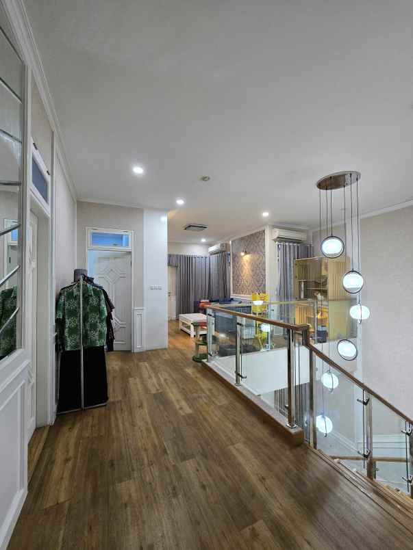 dijual rumah duren sawit