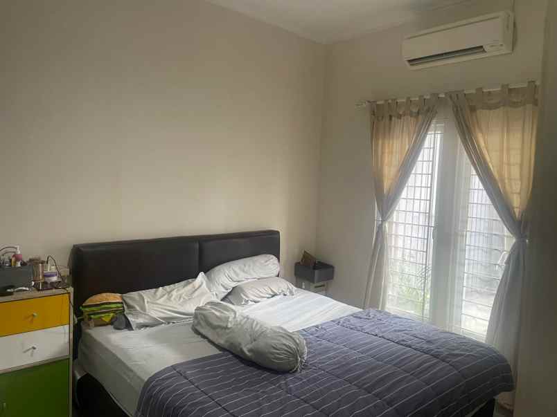 dijual rumah duren sawit