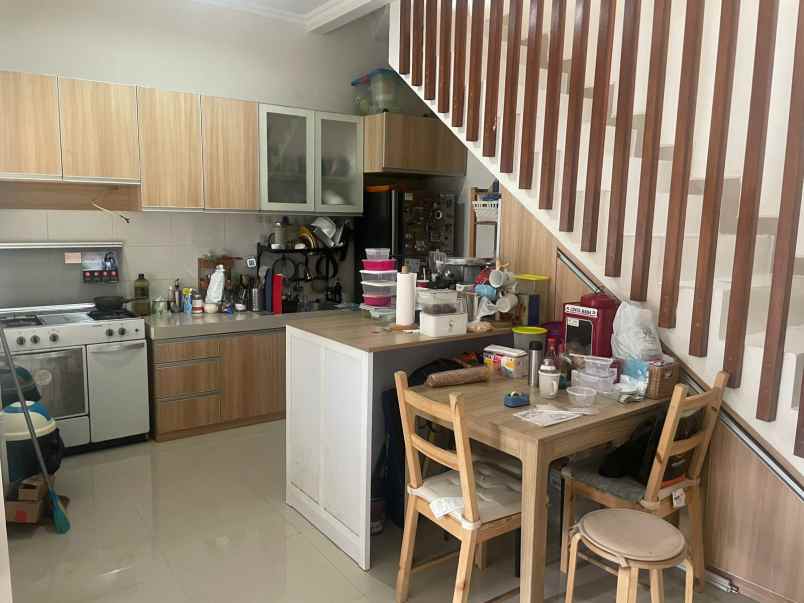 dijual rumah duren sawit