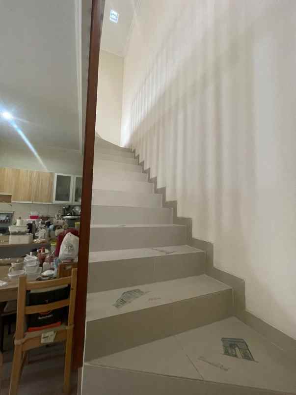 dijual rumah duren sawit